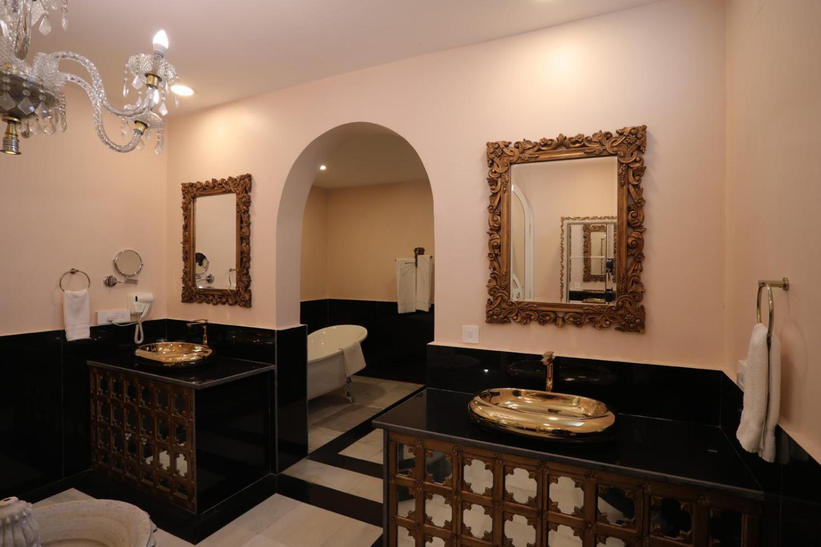 The Royal Retreat Resort & Spa Udaipur Eksteriør billede